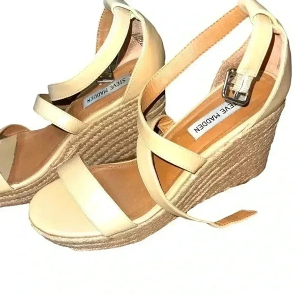 Steve Madden Wedge Sandals - Perfect for Summer - Picture 1 of 5